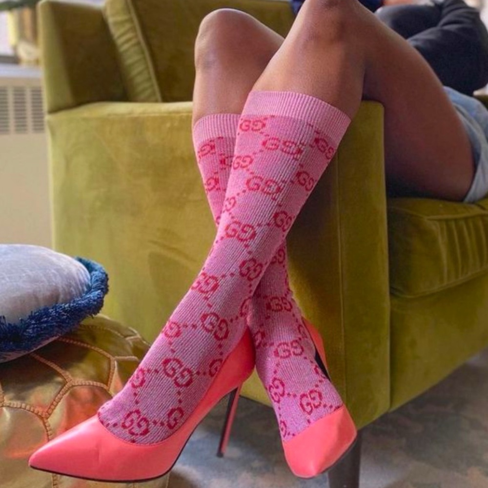 🆕😍🩷Authentic Giftable GUCCI Pink and Red Metallic Shiny Lame’ Shimmer GG Socks